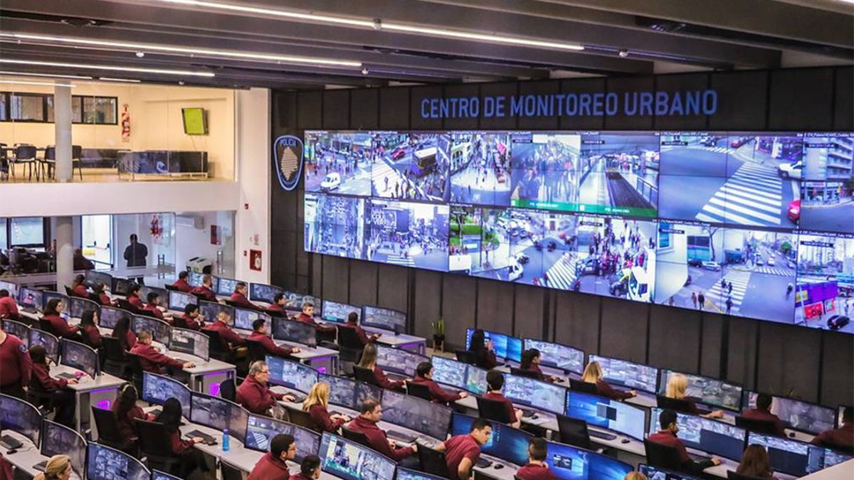 La Videovigilancia urbana se transformó en una herramienta fundamental para solucionar episodios delictivos pero no aporta soluciones para mejorar la seguridad. La Videovigilancia urbana se transformó en una herramienta fundamental para solucionar episodios delictivos pero no aporta soluciones para mejorar la seguridad.