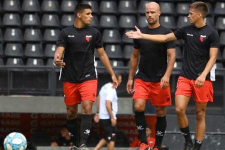 jugadorescolonentrenamiento.jpg