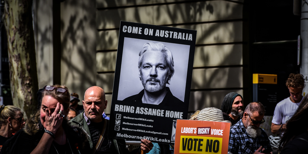 Tras 5 años preso, Julian Assange regresó libre a su Australia natal, después acordar con Estados Unidos y recibir garantías del Reino Unido. Tras 5 años preso, Julian Assange regresó libre a su Australia natal, después acordar con Estados Unidos y recibir garantías del Reino Unido.