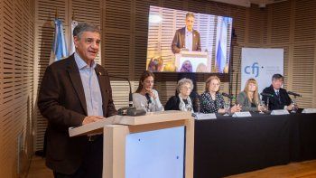 ElPoder Judicial de la ciudad de Buenos Aires presentó la capacitaciónobligatoria “Ley Malvinas” en el Museo Islas Malvinas e Islas del AtlánticoSur. Imagen de Jorge Macri, jefe de gobierno porteño. ElPoder Judicial de la ciudad de Buenos Aires presentó la capacitaciónobligatoria “Ley Malvinas” en el Museo Islas Malvinas e Islas del AtlánticoSur. Imagen de Jorge Macri, jefe de gobierno porteño.