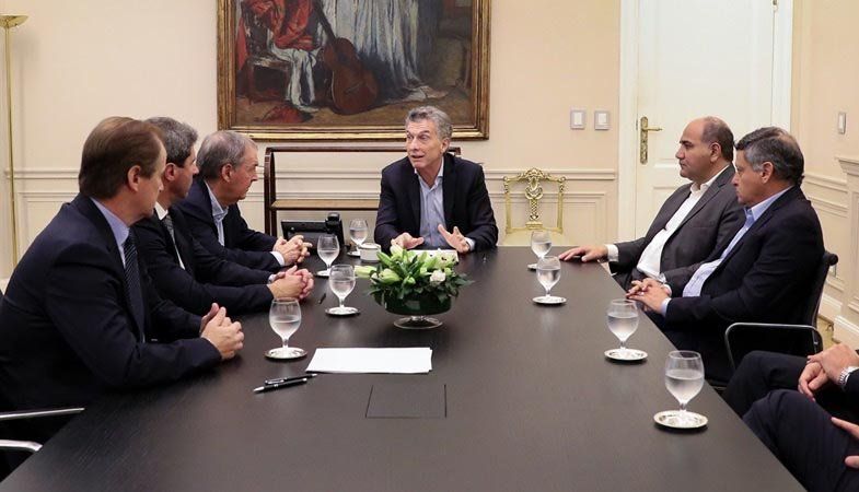 Macri con gobernadores en Casa Rosada.