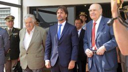 altText(Uruguay expropió la 'grieta': Lacalle Pou, Mujica y Sanguinetti junto a Lula)}