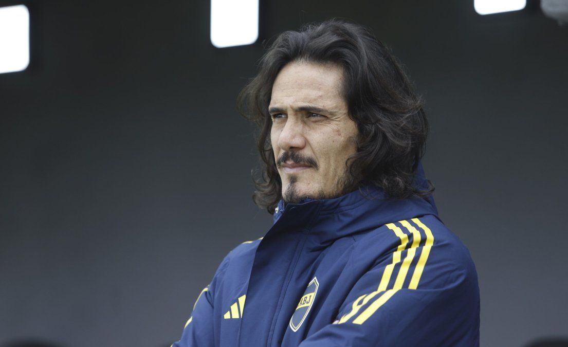 Mariano Closs y Oscar Ruggeri vs Edinson Cavani (Boca)