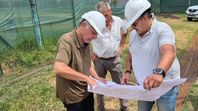 Elintendente de Tigre, Julio Zamora, recorrió las obras en el natatorio delPolideportivo San Martín, de Don Torcuato. Elintendente de Tigre, Julio Zamora, recorrió las obras en el natatorio delPolideportivo San Martín, de Don Torcuato.