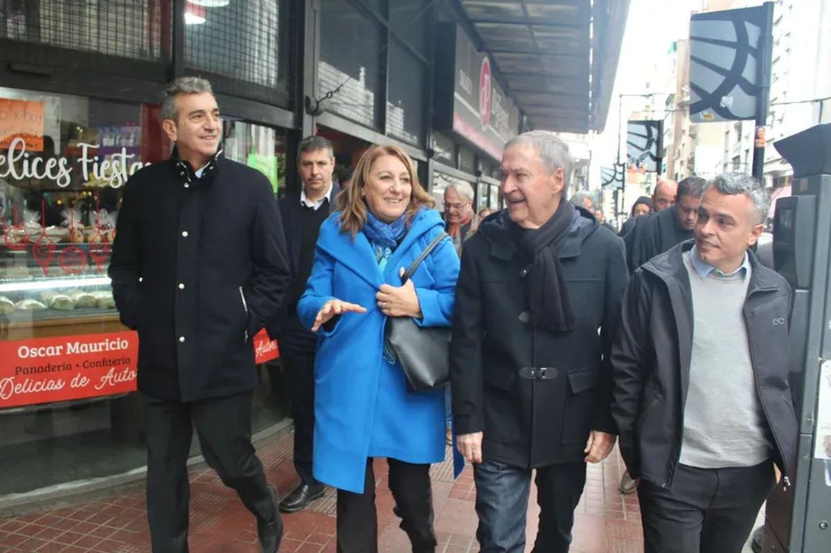 Randazzo, Fein, Schiaretti y Paulón en su recorrida céntrica Randazzo, Fein, Schiaretti y Paulón en su recorrida céntrica