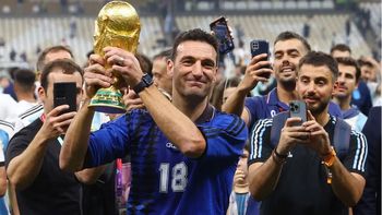 Lionel Scaloni es el DT delaño tras consagrarse campeón del mundo con Argentina en Qatar 2022 gracias a lasvariantes tácticas y a un innovador mediocampo. Lionel Scaloni es el DT delaño tras consagrarse campeón del mundo con Argentina en Qatar 2022 gracias a lasvariantes tácticas y a un innovador mediocampo.