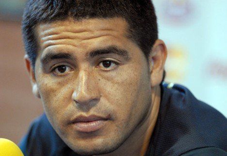 Riquelme organizó una conferencia de prensa