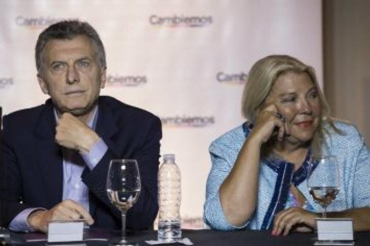 elisa carrio junto a mauricio macri.jpg