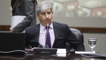 Walter Bento. Walter Bento.