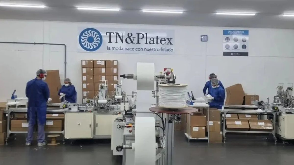 TN & Platex es una empresa familiar fundada por Agop Karagozian, continuada por sus hijos Teddy, Aldo y Dino y desde diciembre de 2022, conducida por Tomi Karagozian, nieto del fundador, en su cargo de CEO. Esta empresa textil, la más importante del país, produce hilado, tela, producto terminado y textiles industriales. TN & Platex es una empresa familiar fundada por Agop Karagozian, continuada por sus hijos Teddy, Aldo y Dino y desde diciembre de 2022, conducida por Tomi Karagozian, nieto del fundador, en su cargo de CEO. Esta empresa textil, la más importante del país, produce hilado, tela, producto terminado y textiles industriales.
