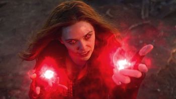 Después de la aparente muerte del personaje, Marvel estaría desarrollando una película de la Bruja Escarlata, y Elizabeth Olsen está más que dispuesta a volver. Después de la aparente muerte del personaje, Marvel estaría desarrollando una película de la Bruja Escarlata, y Elizabeth Olsen está más que dispuesta a volver.