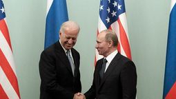 Joe Biden y Vladímir Putin: Dicen que para entonces la Casa Blanca ya preparaba la emboscada a Rusia en Ucrania.