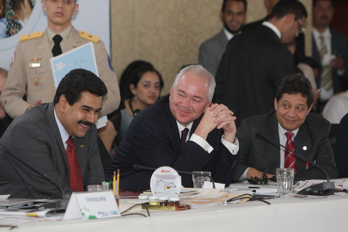 Nicolás Maduro junto a Rafael Ramírez, expresidente de PDVSA.