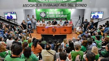 Reunión de ATE, que marchará este martes 26/3 contra los despidos masivos. Reunión de ATE, que marchará este martes 26/3 contra los despidos masivos.
