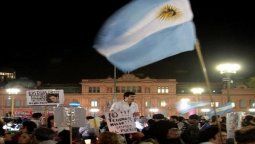 altText(Verdades y leyendas de los caceroleros en Facebook)}