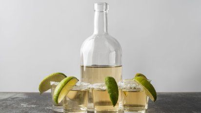 Bebidas alcohólicas, intoxicación masiva y terror en Brasil: ¿Qué hace el metanol en el cuerpo?