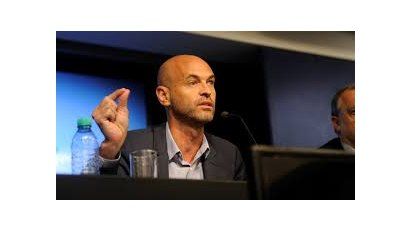 Preguntado por el aumento en las tarifas de colectivos, Dietrich, dijo: 