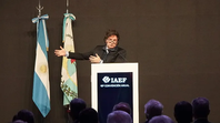 Milei y Caputo cerrarán el foro de finanzas más importante del año, donde CEOs y líderes corporativos esperan definiciones sobre impuestos y competitividad para avanzar con desembolsos de capital en el país. Milei y Caputo cerrarán el foro de finanzas más importante del año, donde CEOs y líderes corporativos esperan definiciones sobre impuestos y competitividad para avanzar con desembolsos de capital en el país.