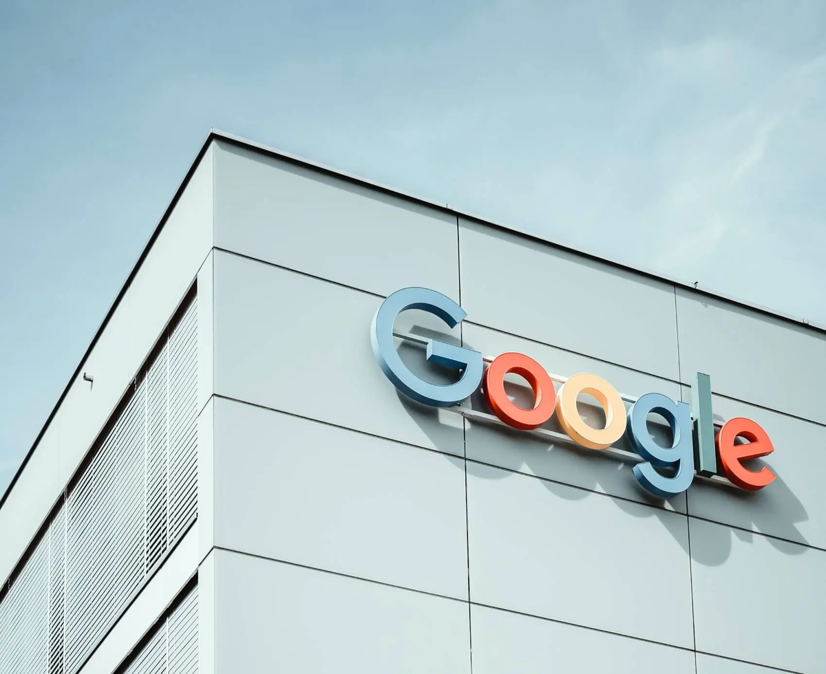 La Justicia de los Estados Unidos contra Google en su segundo juicio por monopolio. La Justicia de los Estados Unidos contra Google en su segundo juicio por monopolio.