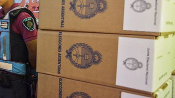 No más de 8 mesas por establecimiento y horario prioritario para personas de riesgo, entre las medidas preventivas para las elecciones. Foto: NA. No más de 8 mesas por establecimiento y horario prioritario para personas de riesgo, entre las medidas preventivas para las elecciones. Foto: NA.