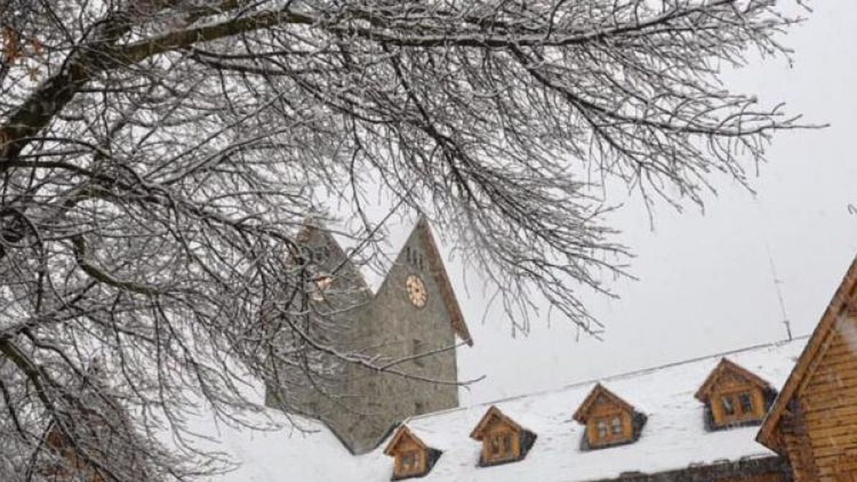 Y un día llegó la nieve y Bariloche amaneció blanca - Vimarsana News