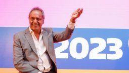 Daniel Scioli, a horas de la presentación de alianzas, insiste en no bajarse de la PASO