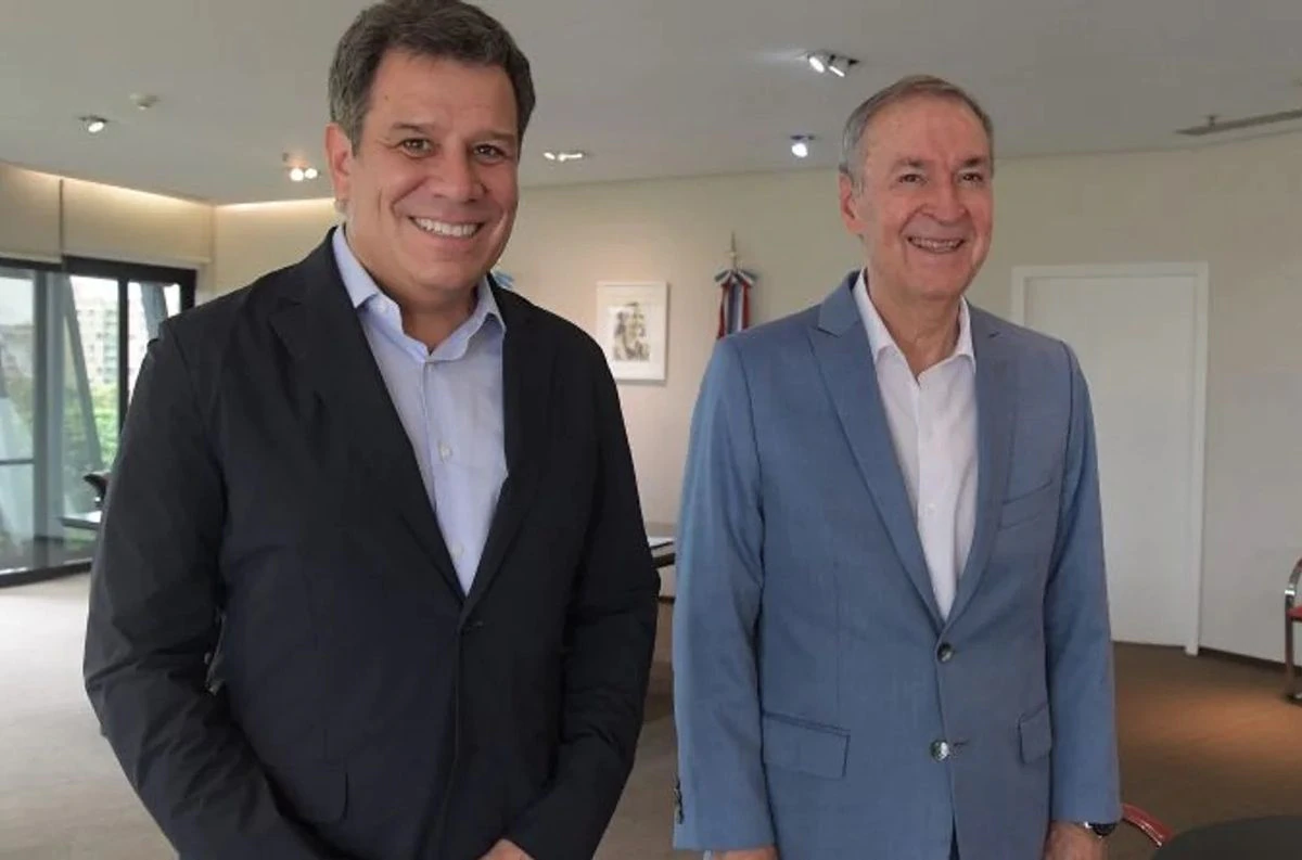 La visita de Facundo Manes a Juan Schiaretti que no cayó bien a JxC.