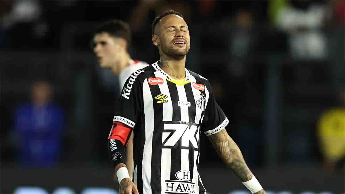 Neymar todavía no resolvió nada con el Santos pero reveló que estuvo a punto de jugar el Mundial de Clubes con Fluminense. Neymar todavía no resolvió nada con el Santos pero reveló que estuvo a punto de jugar el Mundial de Clubes con Fluminense.