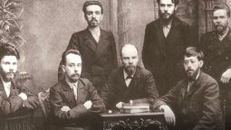 altText(Mencheviques Vs Bolcheviques: Del Zar a Lenin y la 'Dictadura del Proletariado')}