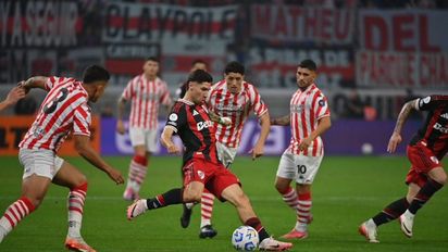 El ridículo premio que recibió Montiel por ser figura de River en Copa Argentina