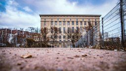 Berghain, el templo berlinés donde la noche no tiene fin. Foto: Simon Tartarotti Berghain, el templo berlinés donde la noche no tiene fin. Foto: Simon Tartarotti