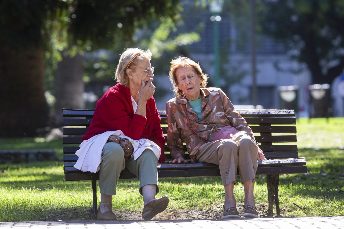 La accesibilidad de lugares de encuentro en la Ciudad contribuye a la vida social del adulto mayor y por ende a su calidad de vida. (Foto captura redes) La accesibilidad de lugares de encuentro en la Ciudad contribuye a la vida social del adulto mayor y por ende a su calidad de vida. (Foto captura redes)
