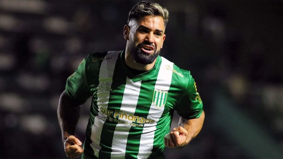 MiltónGiménez se prepara para sumarse a Boca y le dará salida a tres jugadores, entreellos, a Darío Benedetto, tras confesar que era hincha de River.