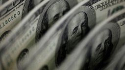 Dólar blue por debajo de los $1.100.