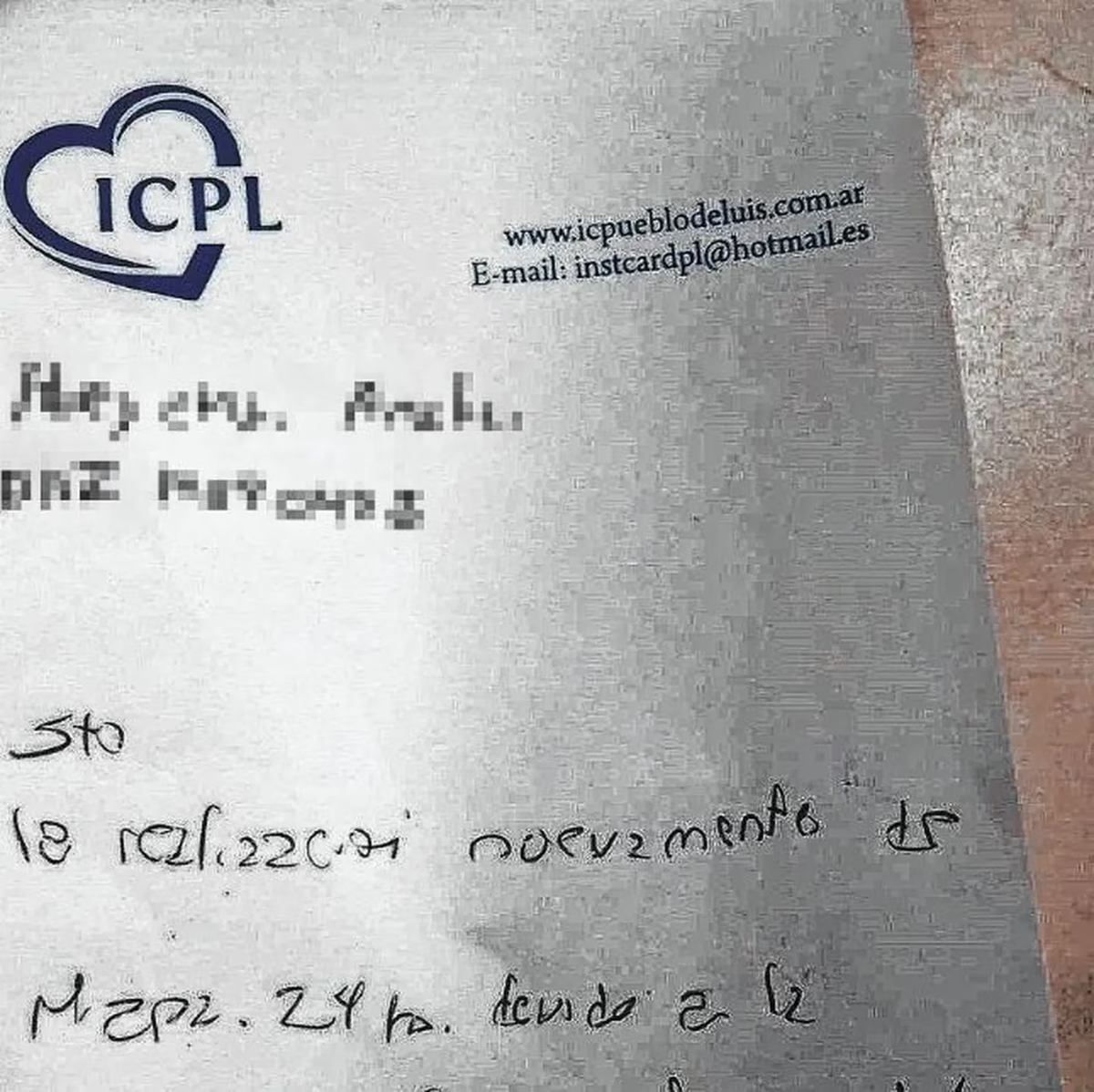 La nota del médico de la jubilada que venía de una consulta con el cardiólogo (Foto: Crónica)