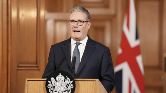 El funcionario del gobierno de Inglaterra que redobló la apuesta por Malvinas.