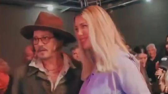 Interna en Telefe: Verónica Lozano estalló de bronca contra Wanda Nara por la foto con Johnny Depp. Interna en Telefe: Verónica Lozano estalló de bronca contra Wanda Nara por la foto con Johnny Depp.