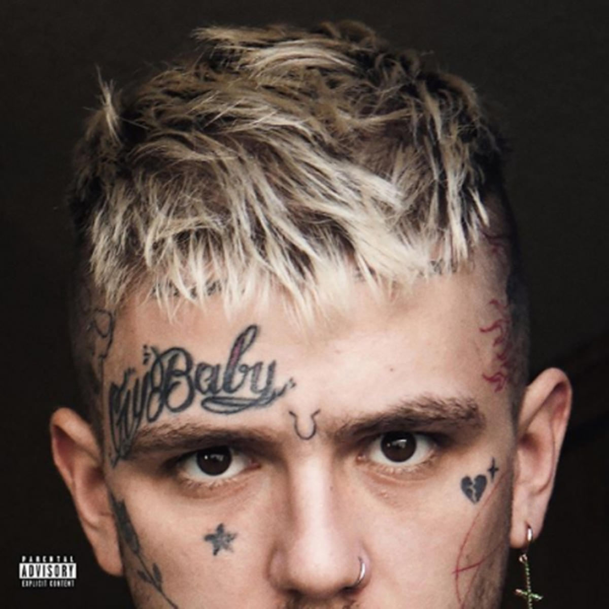 El cantante urbano Lil Peep que falleció de sobredosis.