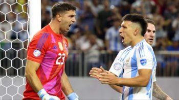 Dibu Martínez y Lisandro Martínez Dibu Martínez y Lisandro Martínez