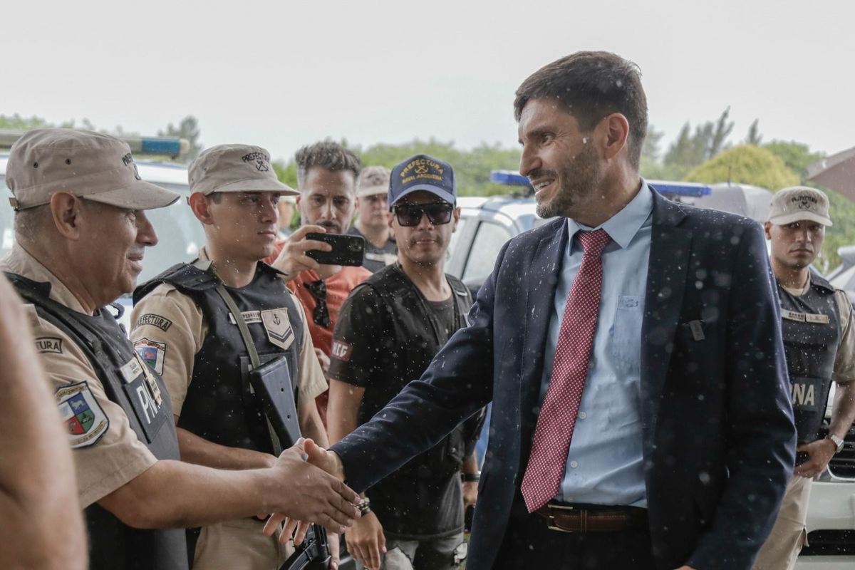 Pablo Farías reivindicó el modelo santafesino de combate al delito y reclamó transparencia inmediata ante cada sospecha que involucre a funcionarios o candidatos. Pablo Farías reivindicó el modelo santafesino de combate al delito y reclamó transparencia inmediata ante cada sospecha que involucre a funcionarios o candidatos.