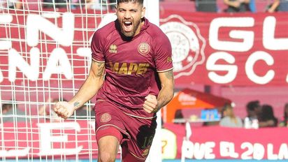 Leandro Díaz se disculpó tras golpear a un jugador de Tigre pero Lanús podría echarlo