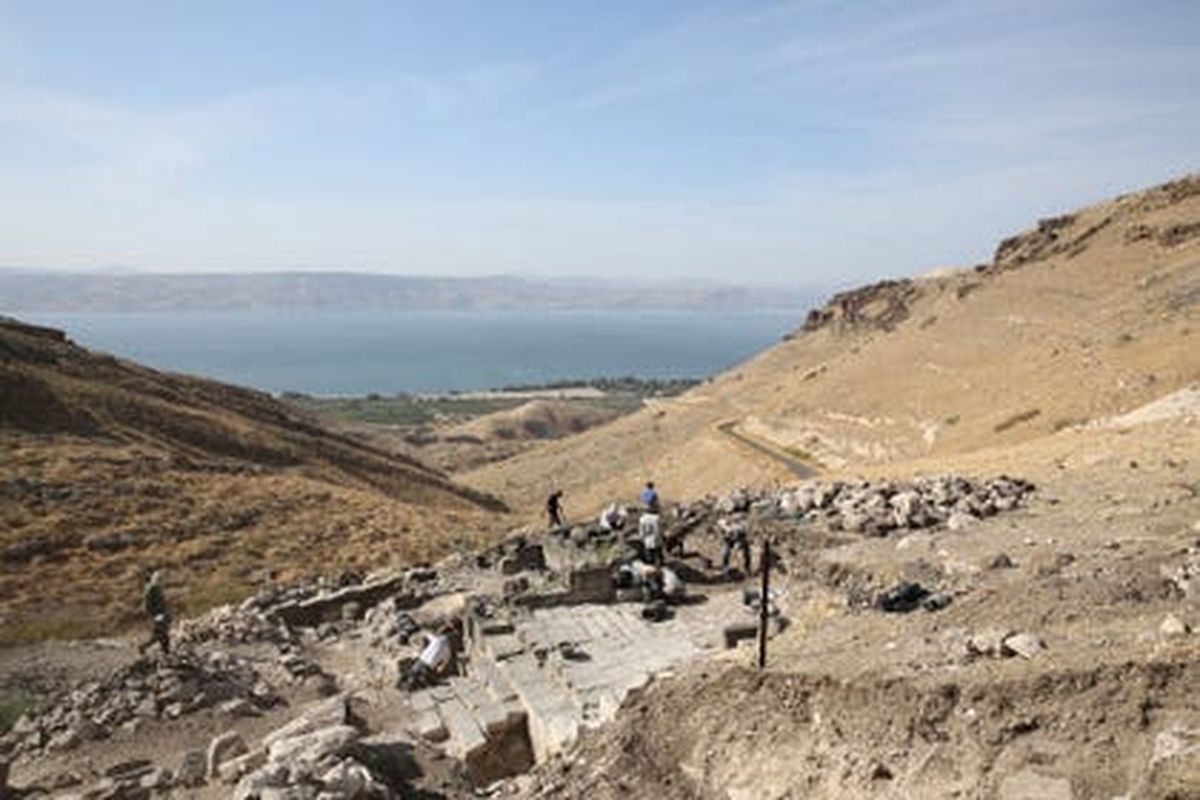 Un enigmático artefacto hallado en hippos podría revelar una etapa olvidada del bautismo y la unción en tres etapas, sugieren los arqueólogos. Vista de Hippos, con vistas al Mar de Galilea, 2021. Foto: Crédito: Michael Eisenberg. Un enigmático artefacto hallado en hippos podría revelar una etapa olvidada del bautismo y la unción en tres etapas, sugieren los arqueólogos. Vista de Hippos, con vistas al Mar de Galilea, 2021. Foto: Crédito: Michael Eisenberg.