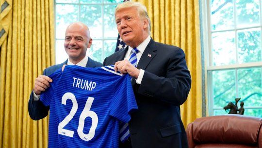 Donald Trump sigue sumando países a su lista negra, ya son 4 clasificados al Mundial 2026, ¿Infantino? Sonrie como en la foto, de no creer. Donald Trump sigue sumando países a su lista negra, ya son 4 clasificados al Mundial 2026, ¿Infantino? Sonrie como en la foto, de no creer.