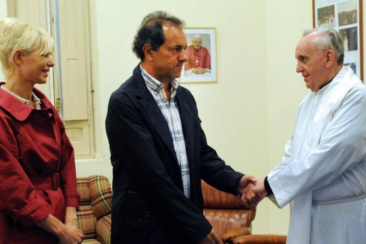 ¿Podrá influir el espíritu Francisco para modificar la relación entre la Presidente de la Nación y Daniel Scioli?