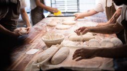 altText(Día de la Harina: Antes del amasado y el horno, cómo la observación define al pan)}