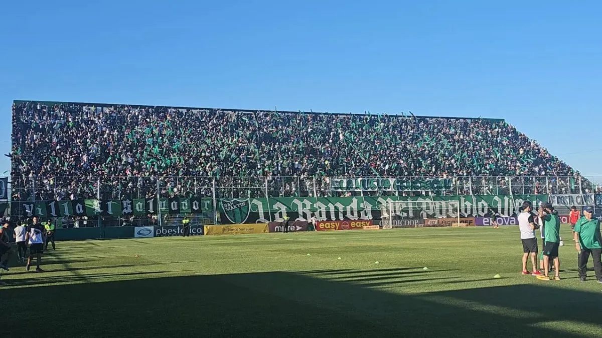 San Martín de San Juan quiere reventar las tribunas del Hilario Sánchez para salvar la categoría. San Martín de San Juan quiere reventar las tribunas del Hilario Sánchez para salvar la categoría.