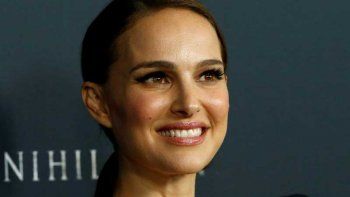 ¿Rachel Cusk destruyó a Natalie Portman? La novela que desató el escándalo