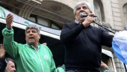 altText(Moyano vs los Gordos: La pelea de fondo es por el manejo del presupuesto para las obras sociales)}