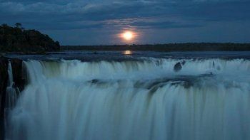 cataratas del iguazu: el paseo nocturno que pocos conocen cataratas del iguazu: el paseo nocturno que pocos conocen