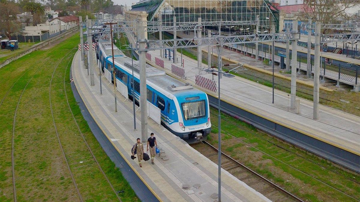 El Gobierno reconoci&oacute; el deterioro del sistema ferroviario pero tres de cada cuatro trenes del Roca, Sarmiento y Mitre tienen revisiones atrasadas.